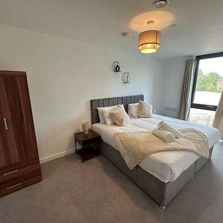 Stylish Central York Apartment Free Parking & Gym Bagian luar foto