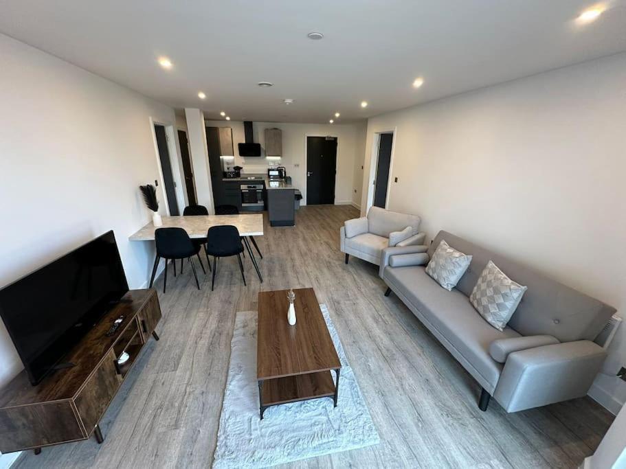 Stylish Central York Apartment Free Parking & Gym Bagian luar foto