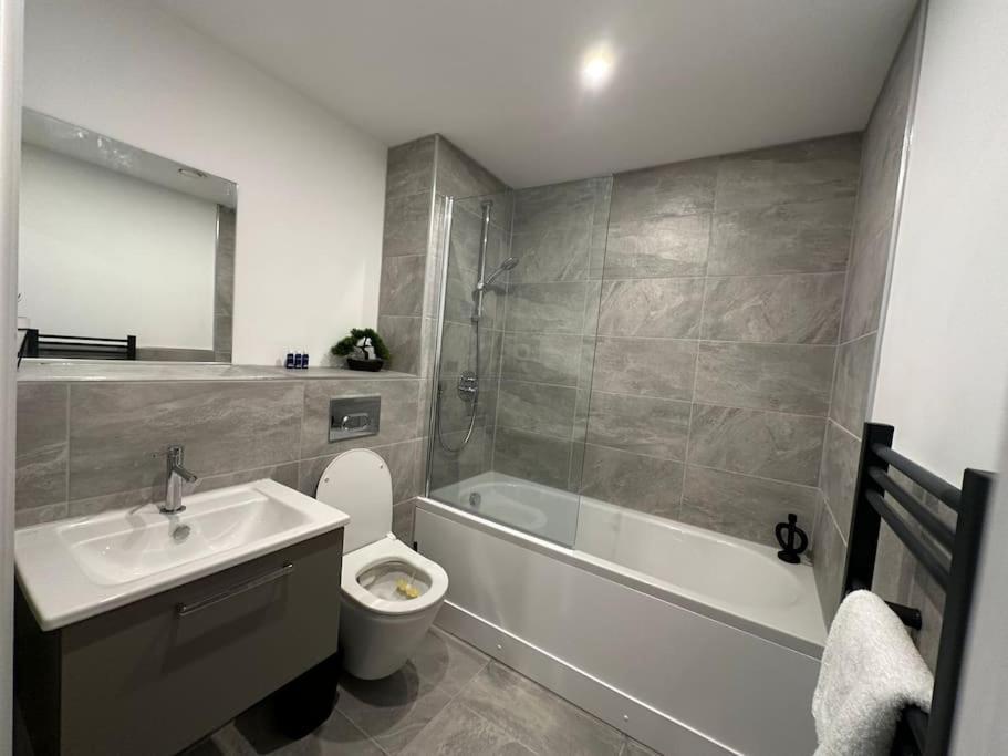Stylish Central York Apartment Free Parking & Gym Bagian luar foto