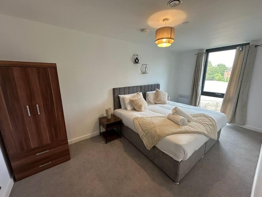 Stylish Central York Apartment Free Parking & Gym Bagian luar foto